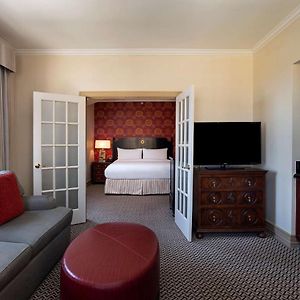 One-Bedroom King Suite